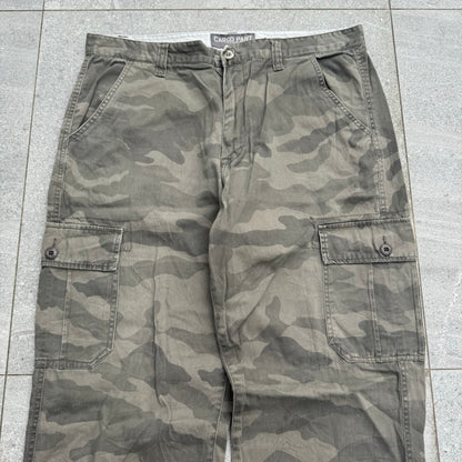 camo pants - 36x32”