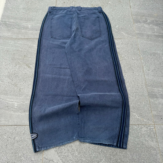 the holiest of holy grails. 90s SPLIT JEANS - 34x31”