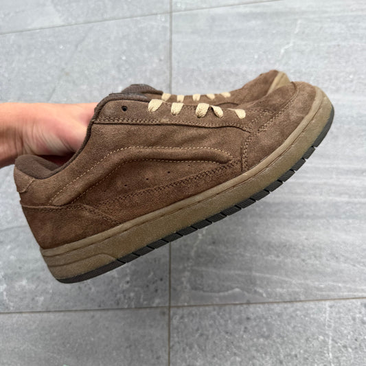 holy TUFFFF bearpaw shoes - men’s US9
