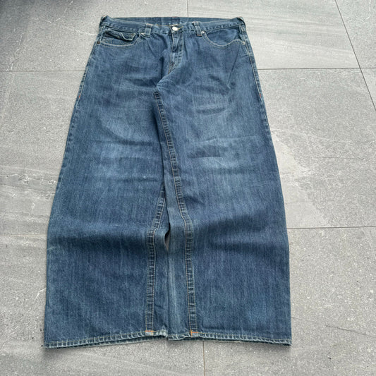 world record baggy trueys - 42x33”