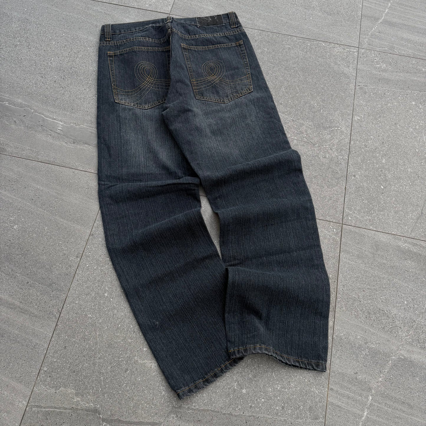 one of the best bootcut fades i’ve ever seen. 34x31”