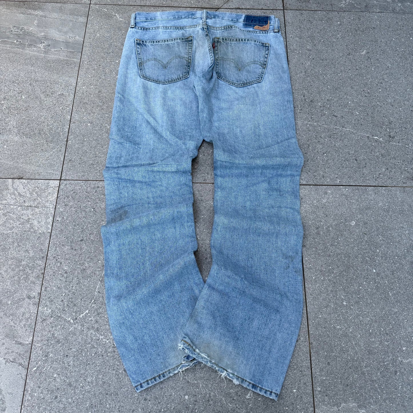 levi’s 527 lightwash stackersss - 36x34”
