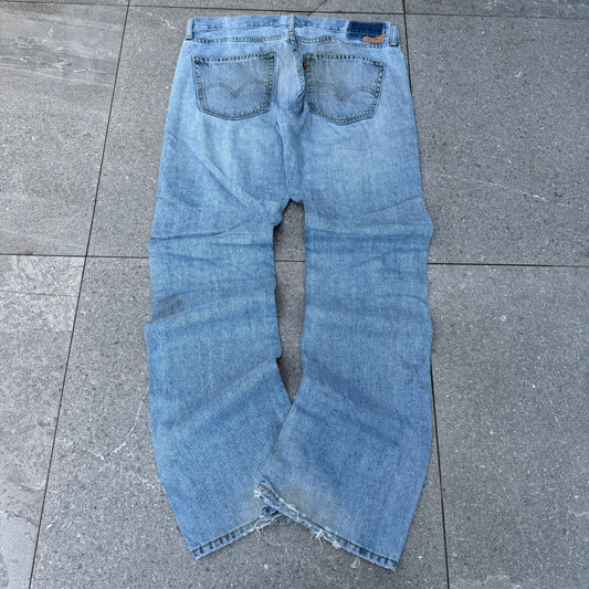levi’s 527 lightwash stackersss - 36x34”