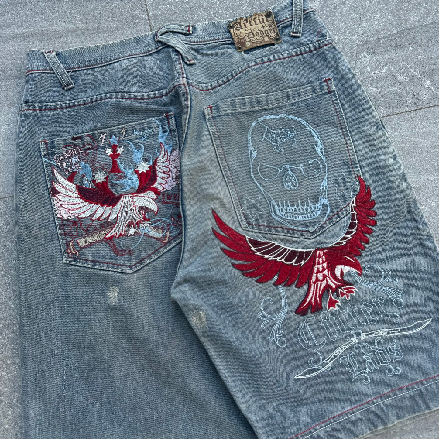 artful dodger jorts - 34x10”