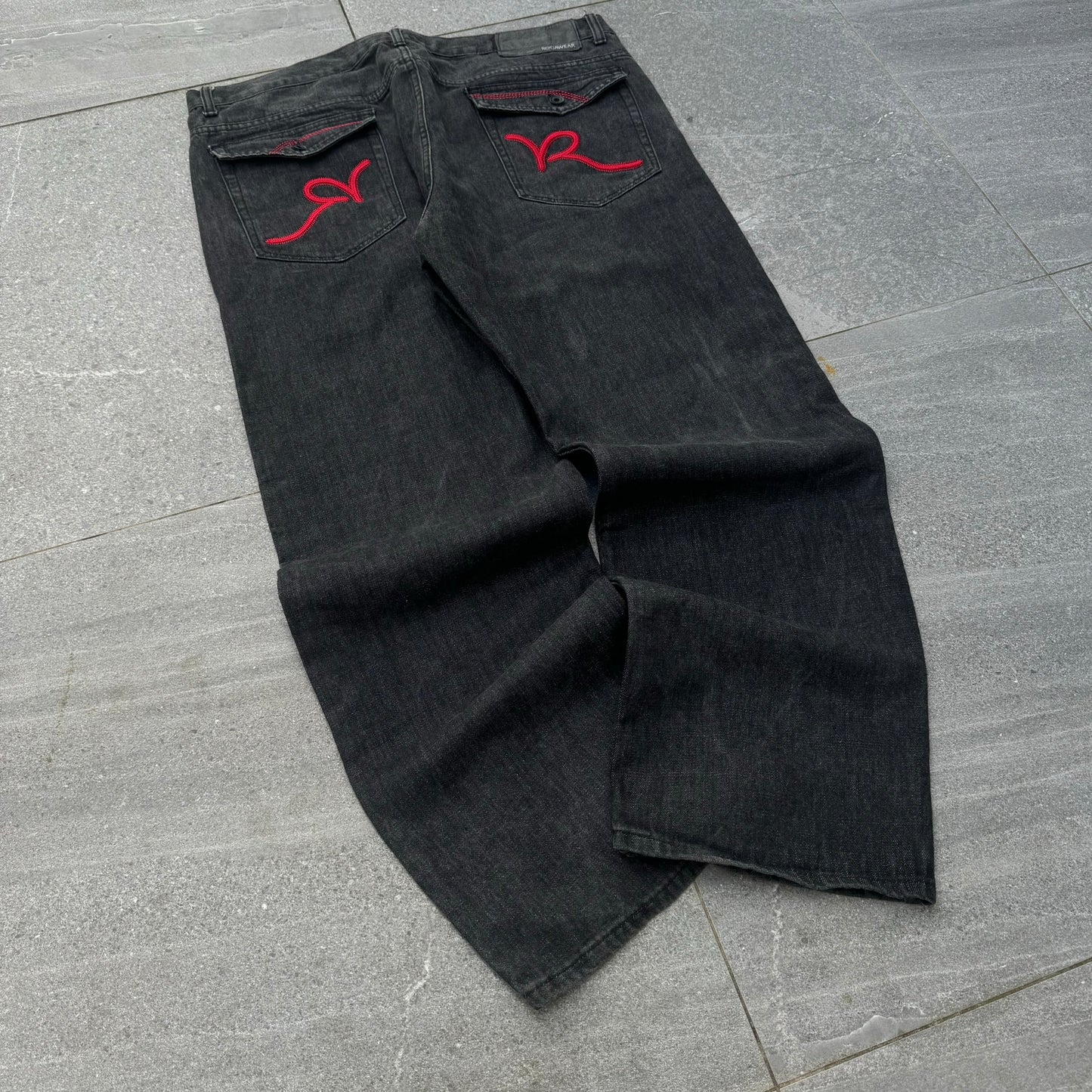 tidy rocawear - 42x32”