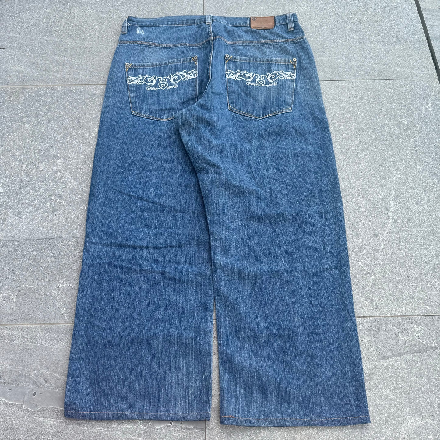 rocawear tribals - 38x29”