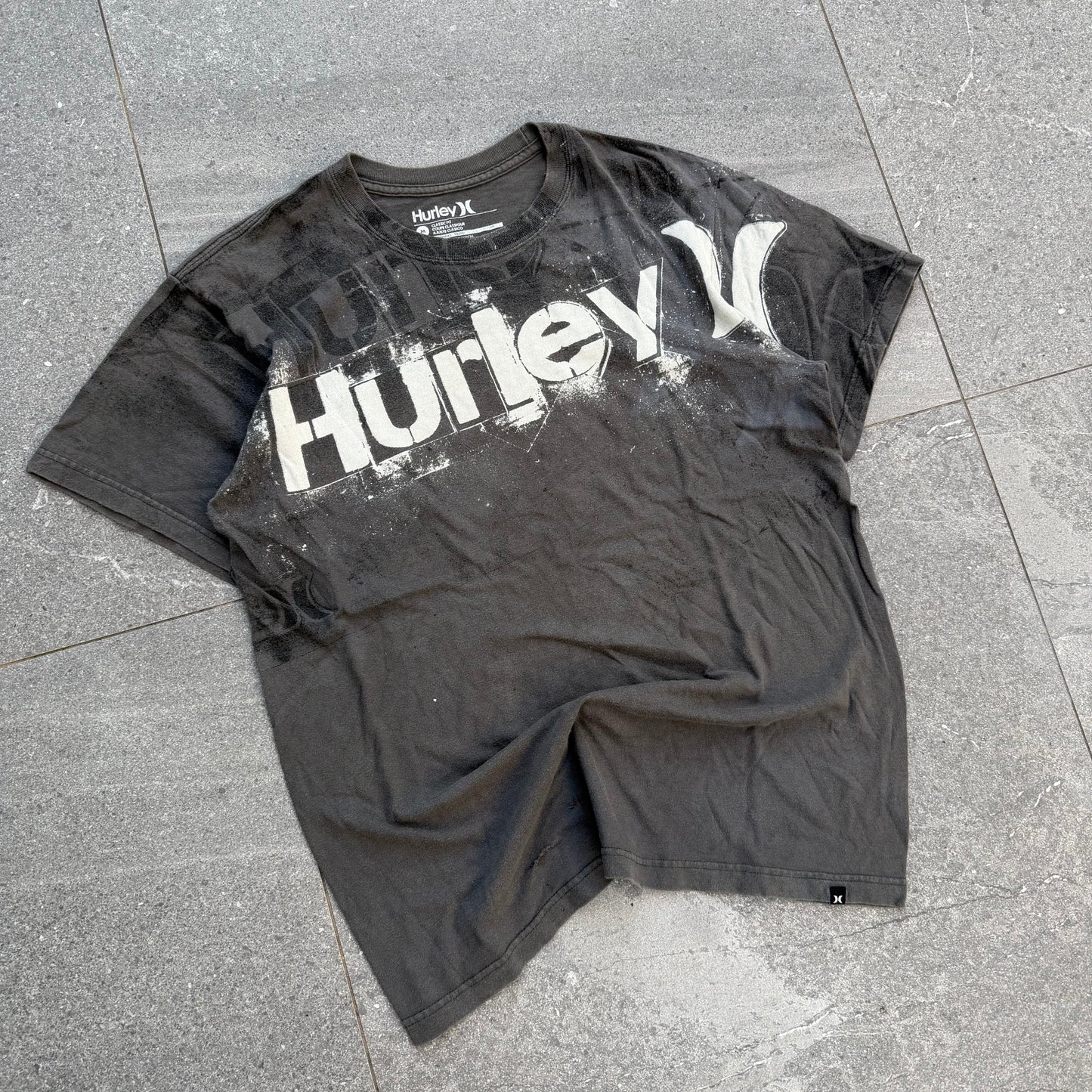 hurley stencil tee - M
