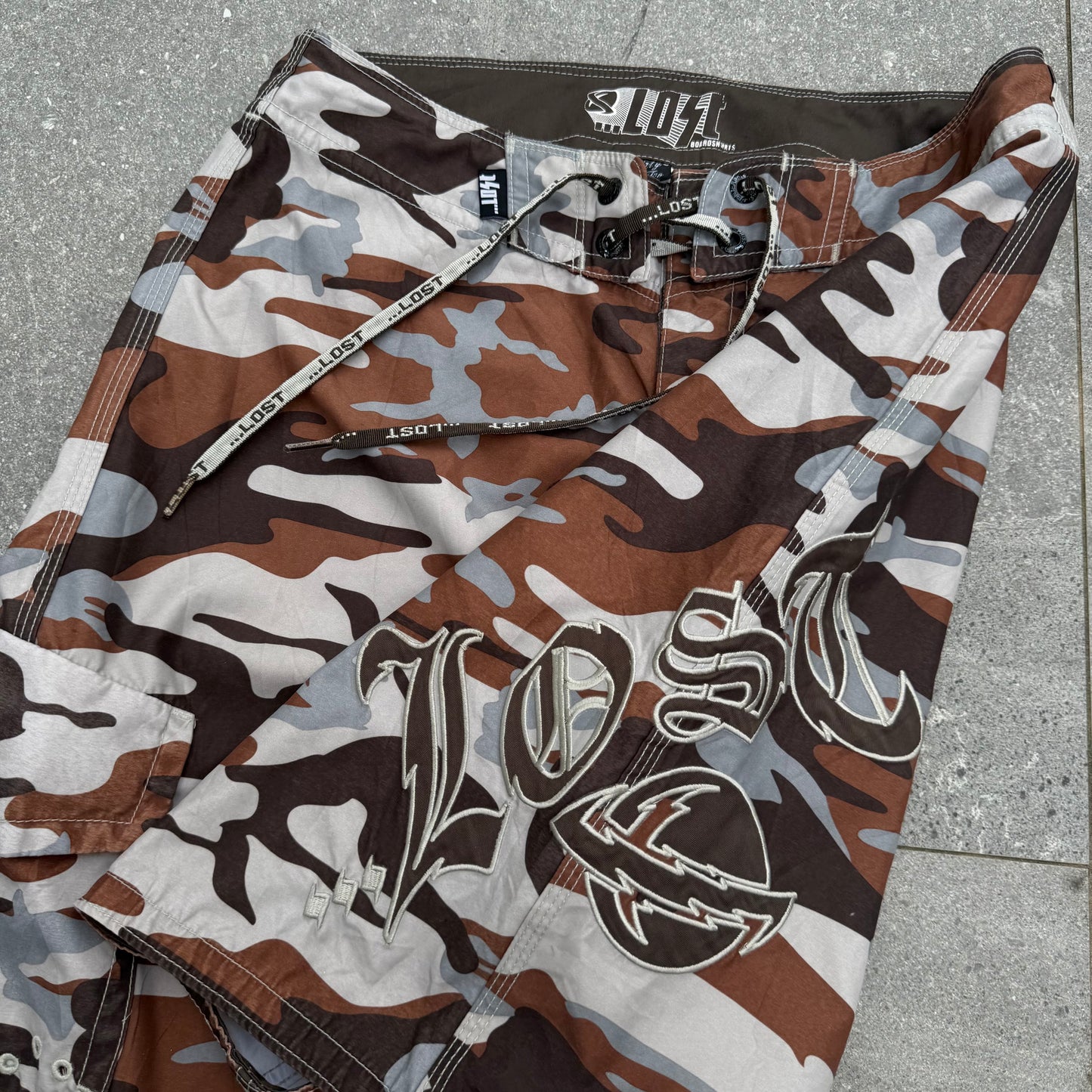 grail lost rust camo shorts - 32”
