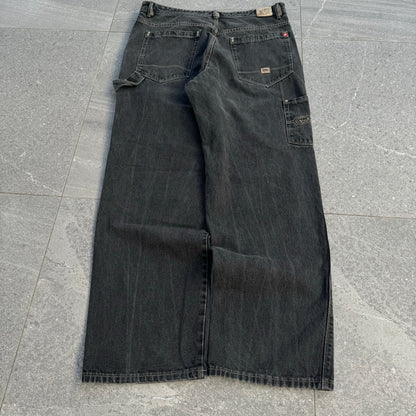 clean ecko carpenters - 38x33”