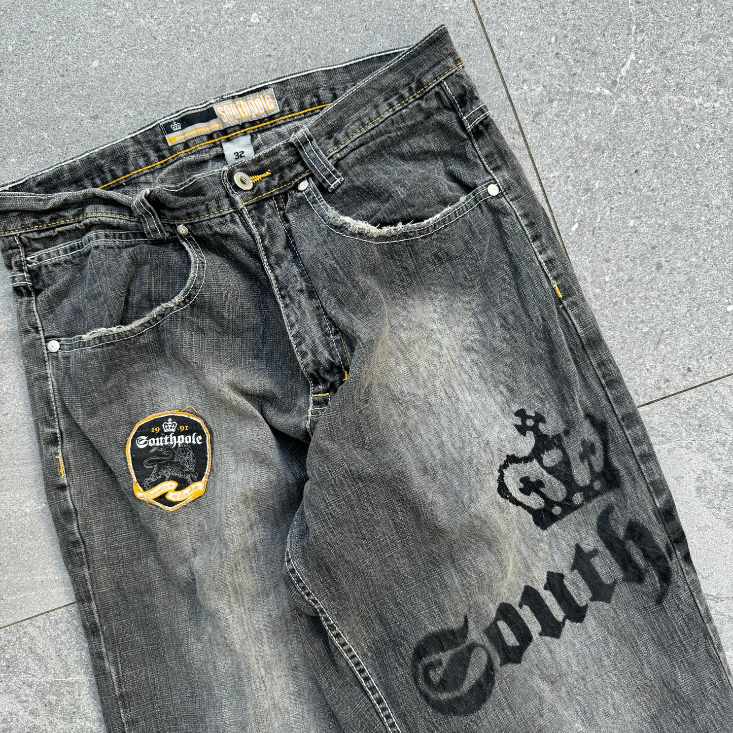 grail southpole crowns - 32x32”