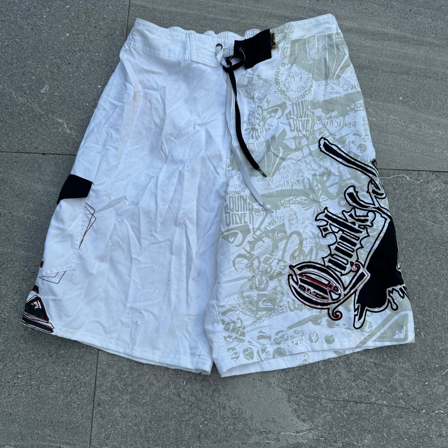 quiksilver shorts - 32x11”