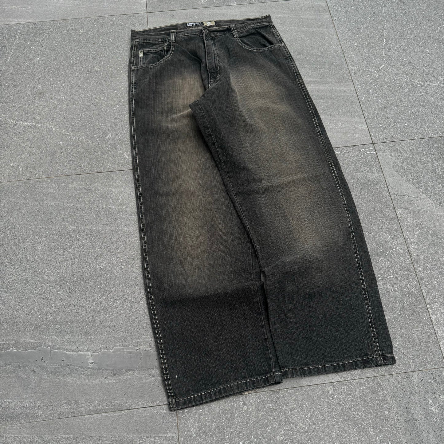 grail southpole sand fades - 37x33”