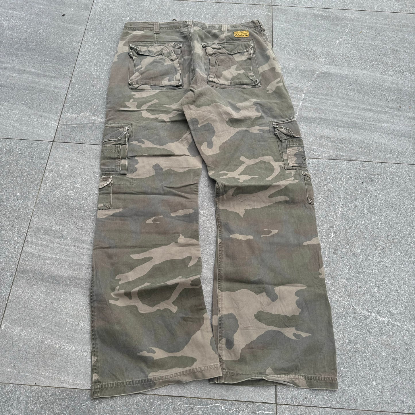camo bootcuts (INSANE) 36x32”