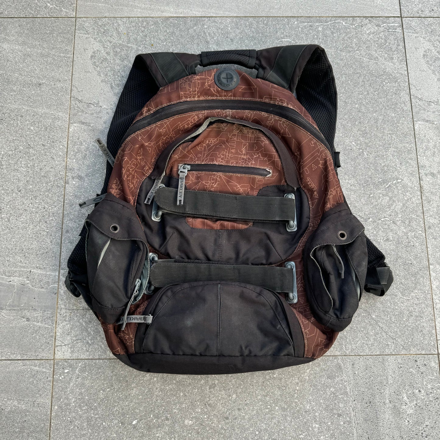 2000s oakley boardbag