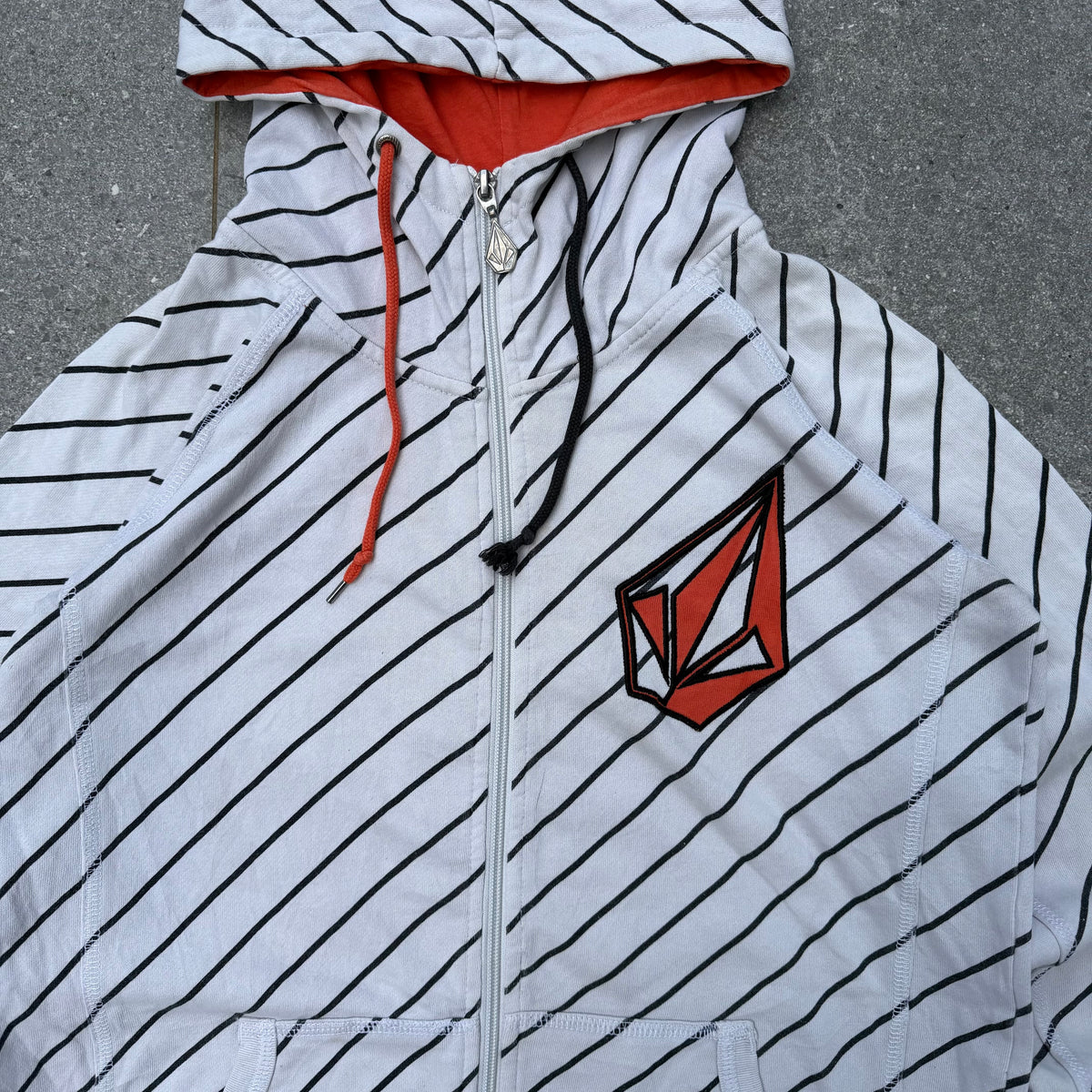 damn this is tough. volcom striped zipup - S