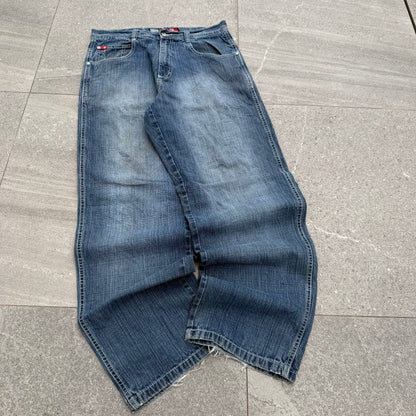 REEEEEED TABSSSSSS - 34x33”