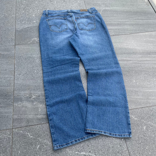 beauuuutiful levi 515 bootcuts - 36x32”