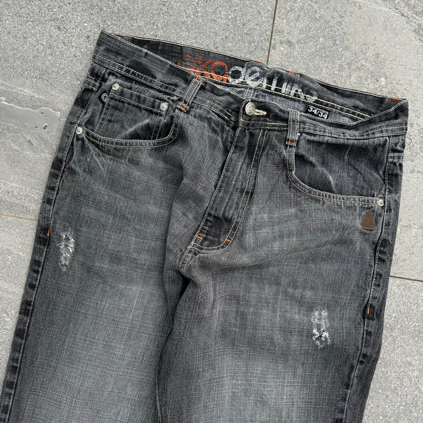 akademiks jeans - 32”