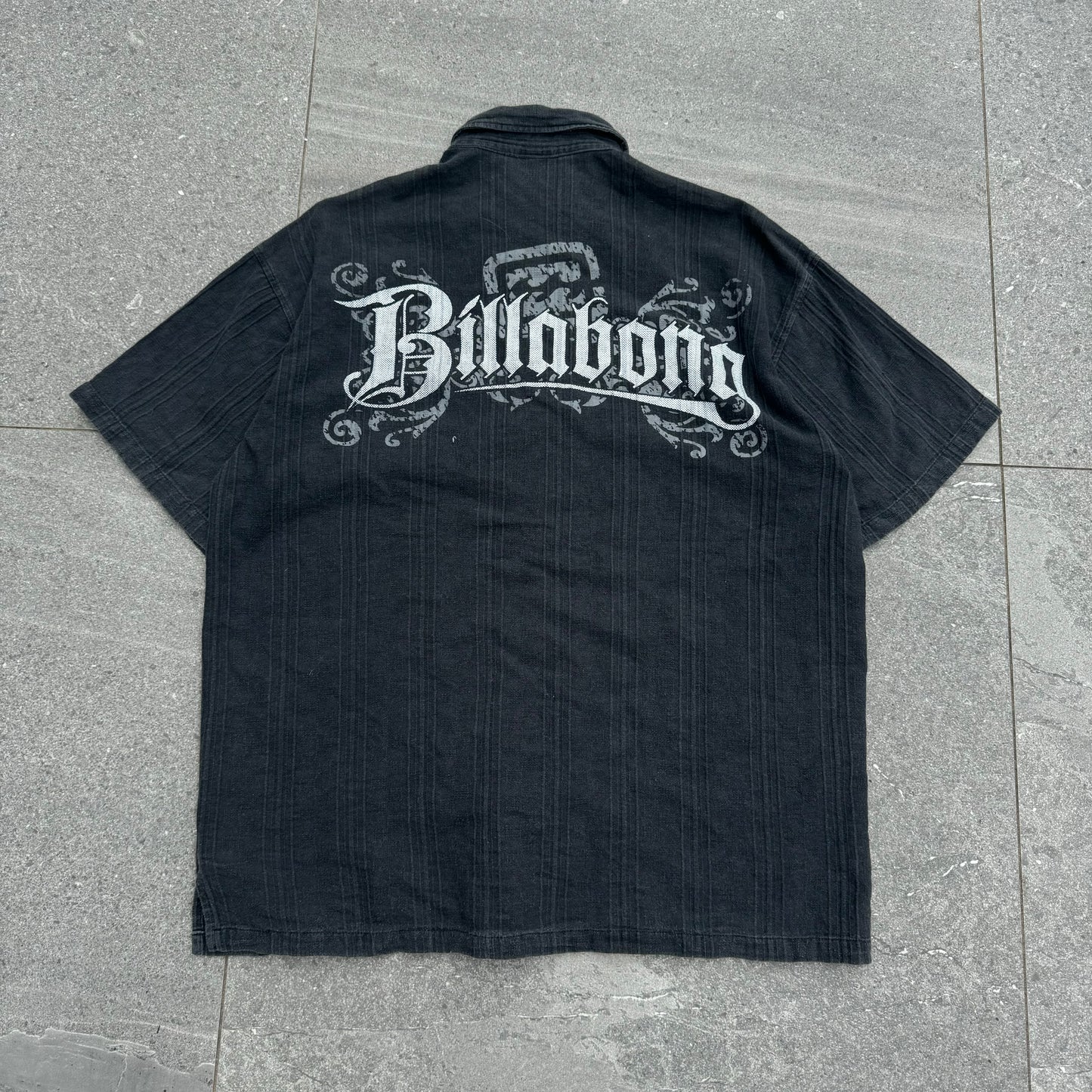 billabong shirt - M