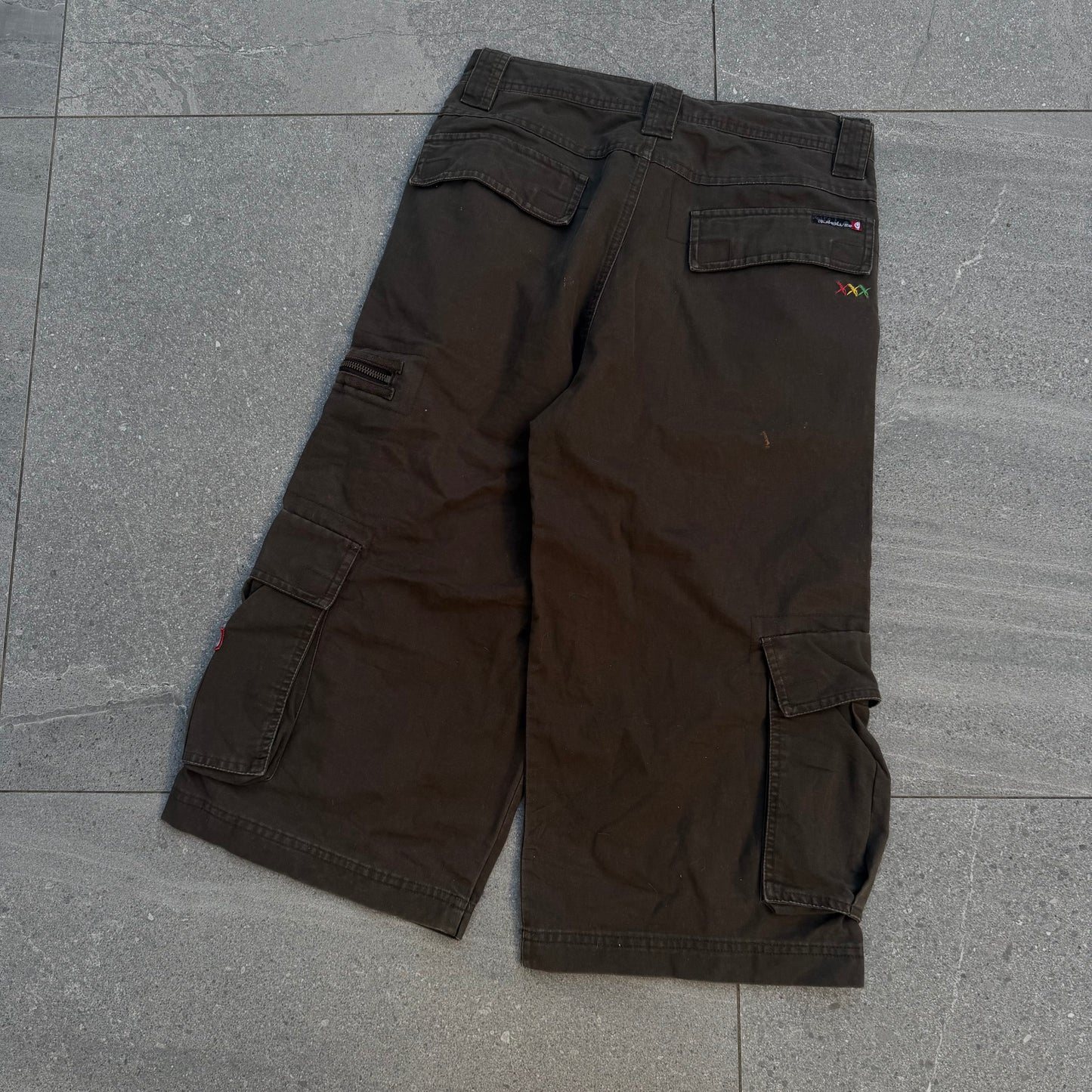 3/4 length quiksilver shorts - 34”