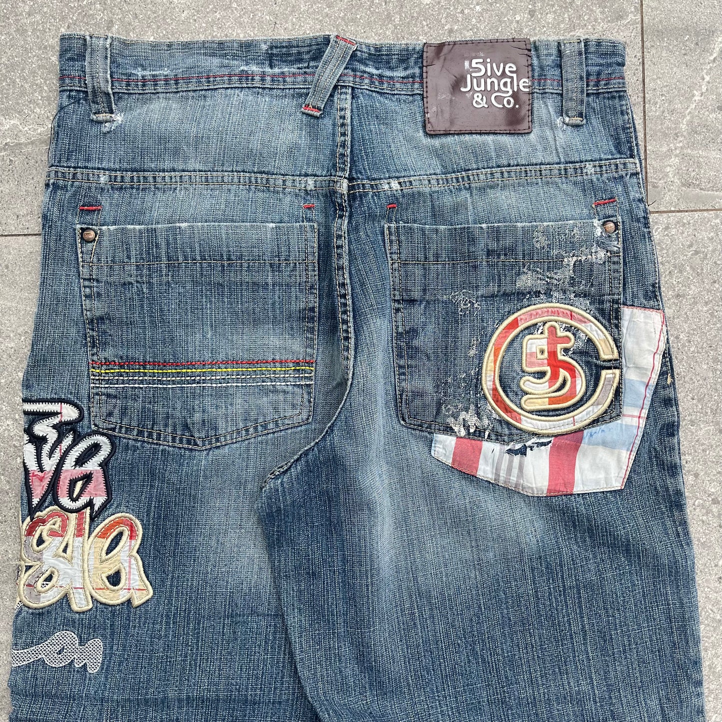 grail five jungle side hits - 34x29”