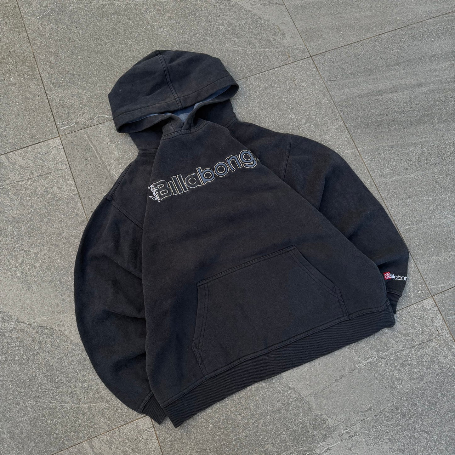 yeew classic billabong spellout - XS