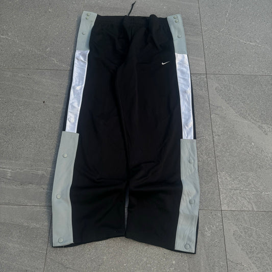 clean panelled nikes - 40x32”