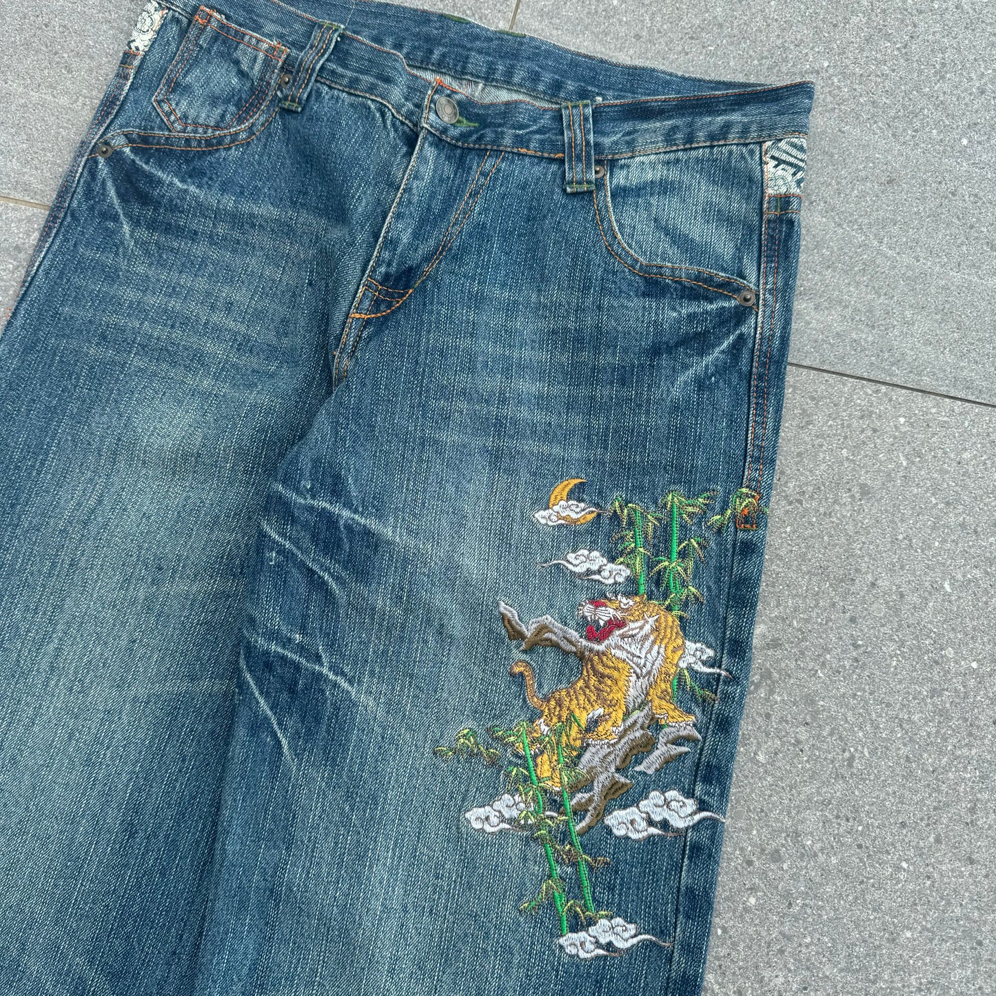these are art 🥹 beaut japanese jeans 36x32”