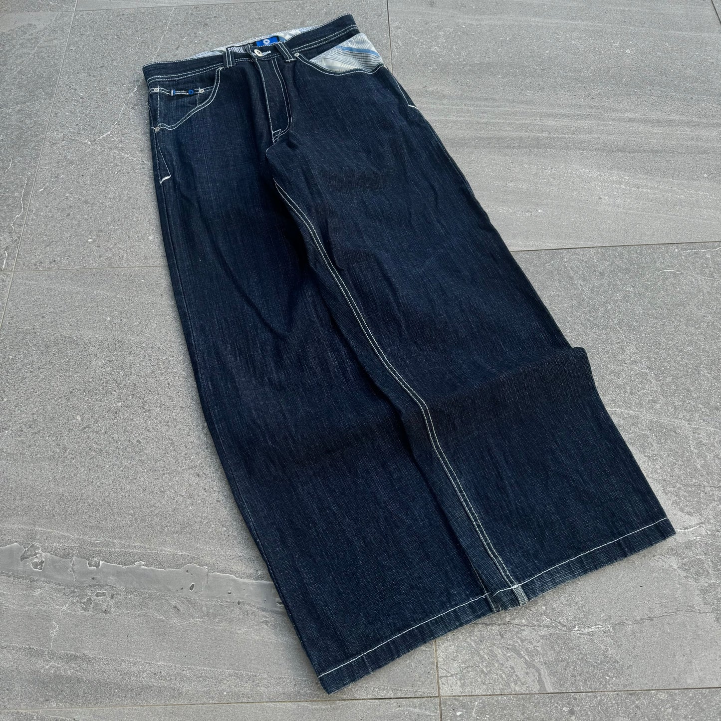 southpole plaid grails - 32x31”