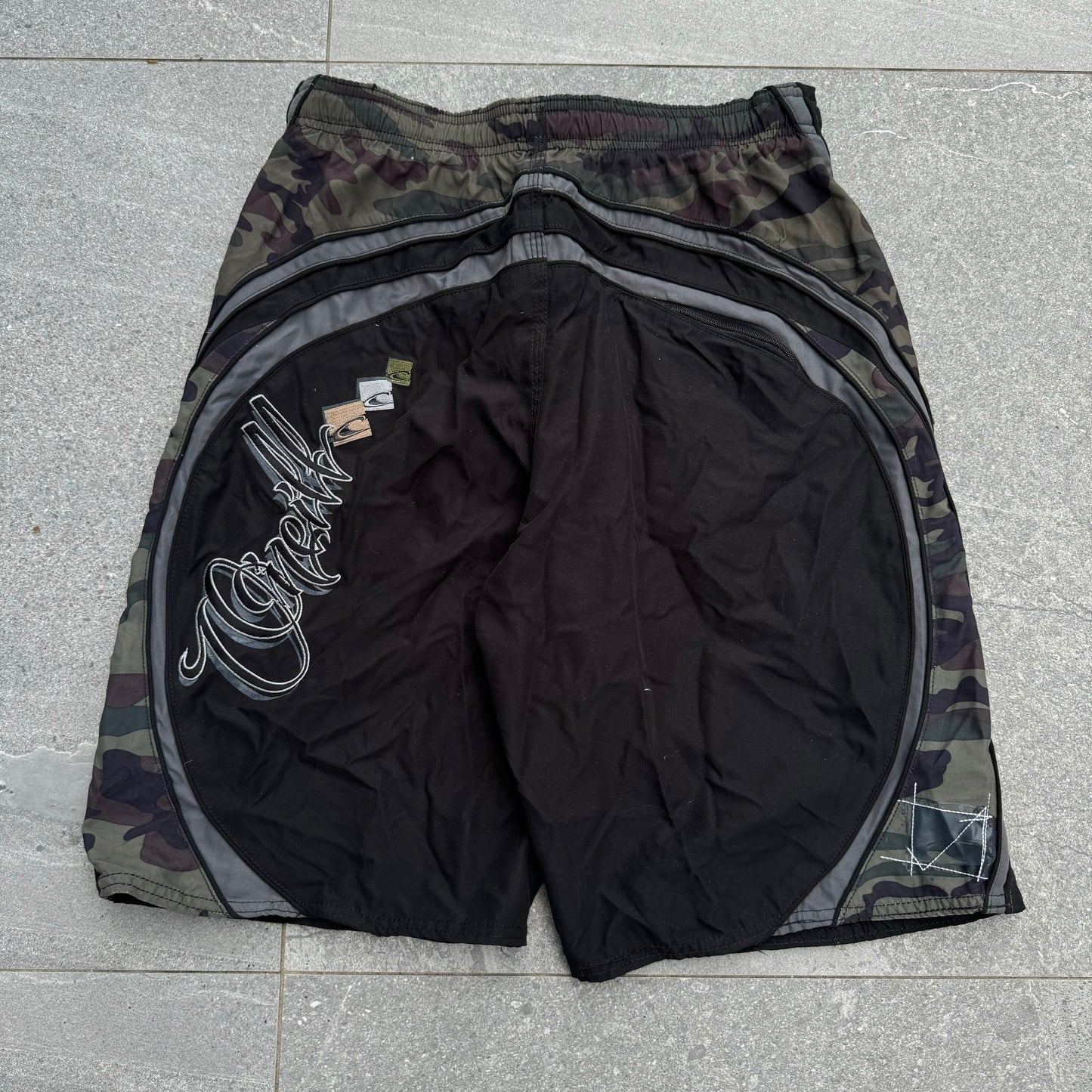 clean oneill jorts - 31x11”