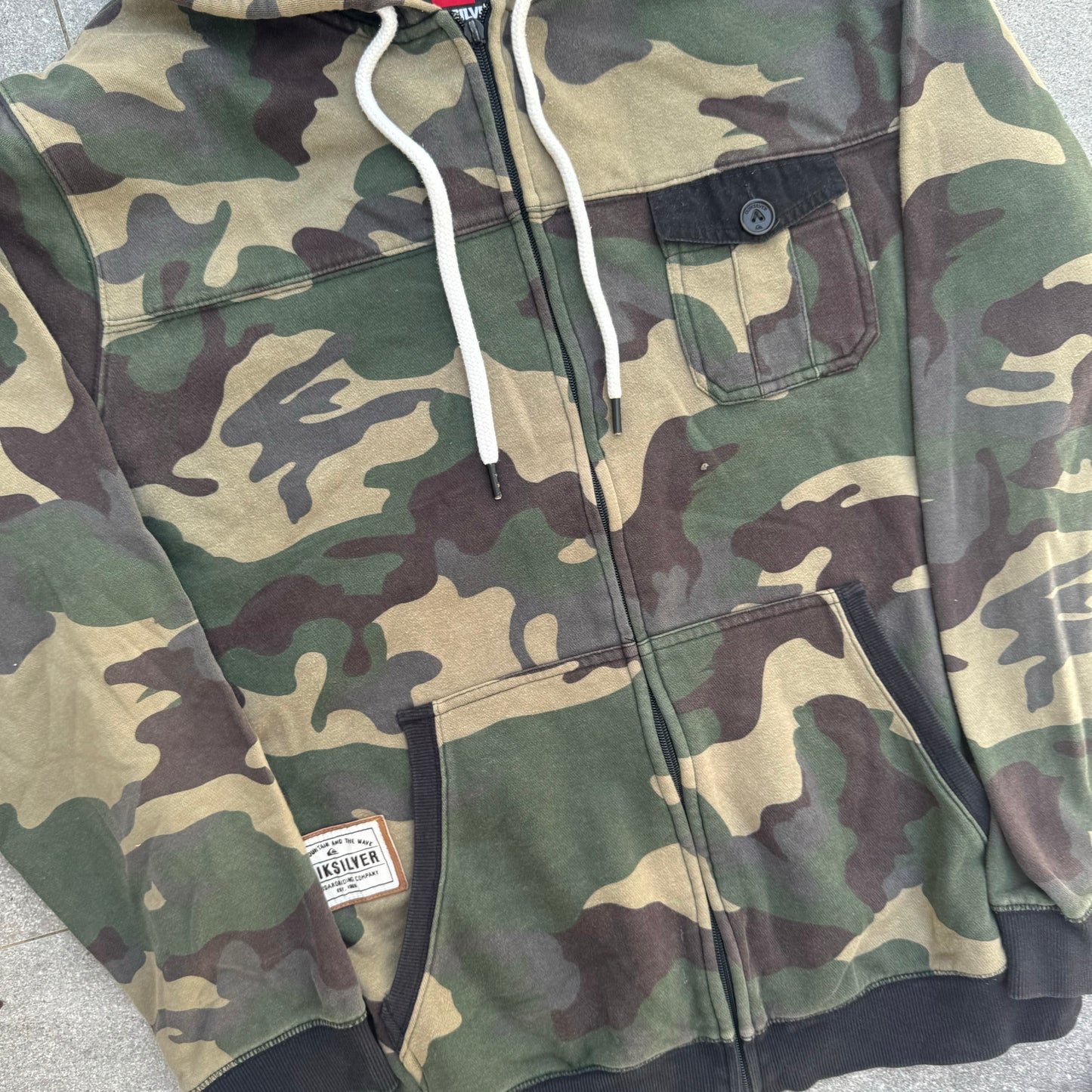 camo quiksilver hoodie - M/L