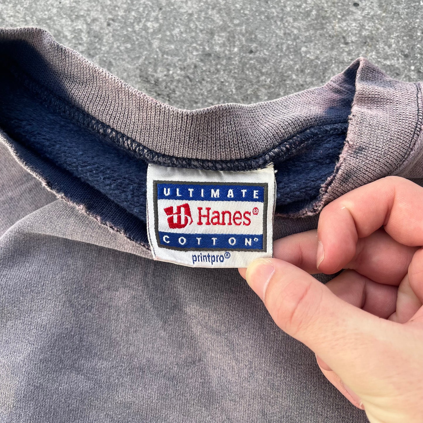 woooowww the wash on this crewneck too good - XL