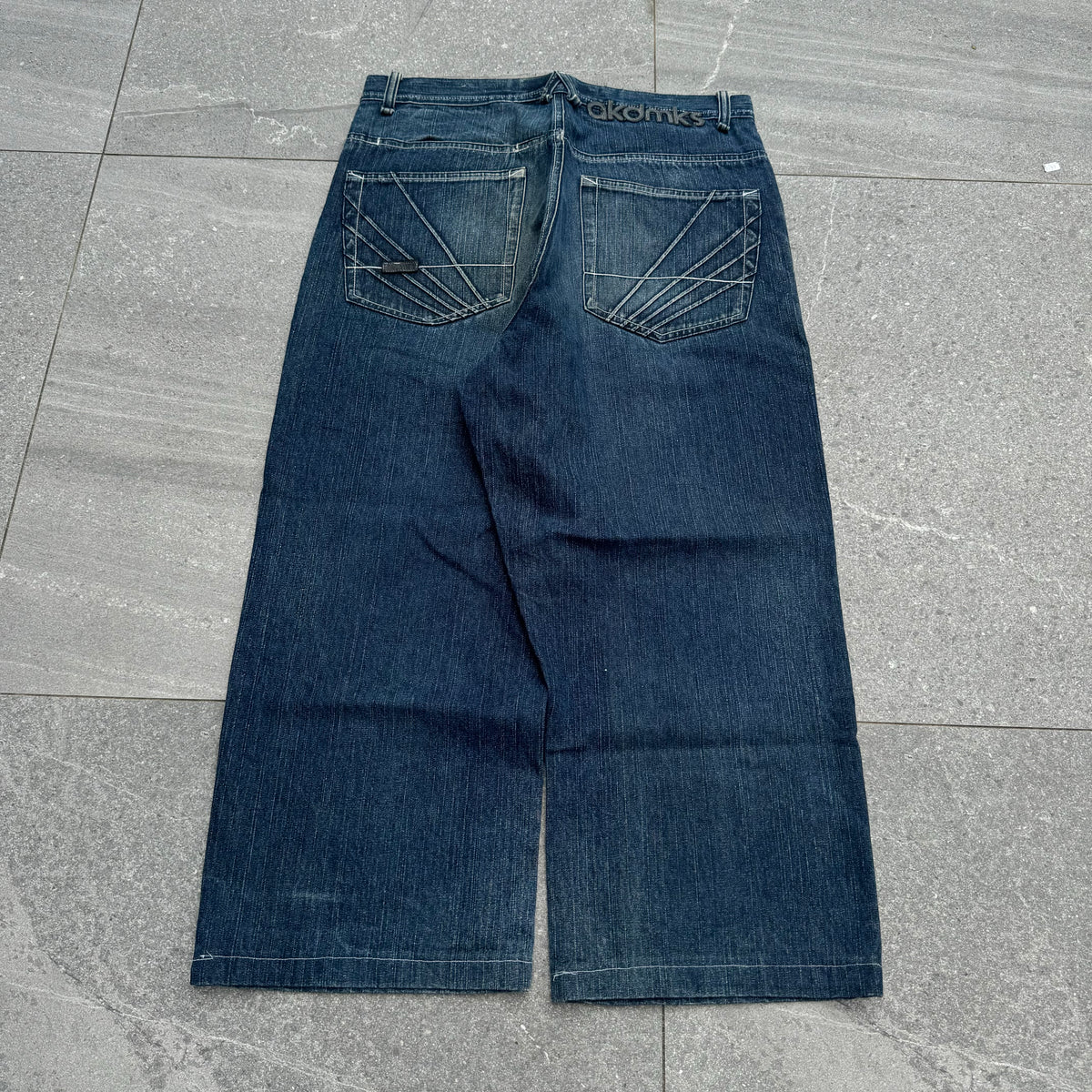 akademiks 3/4 - 34x24”