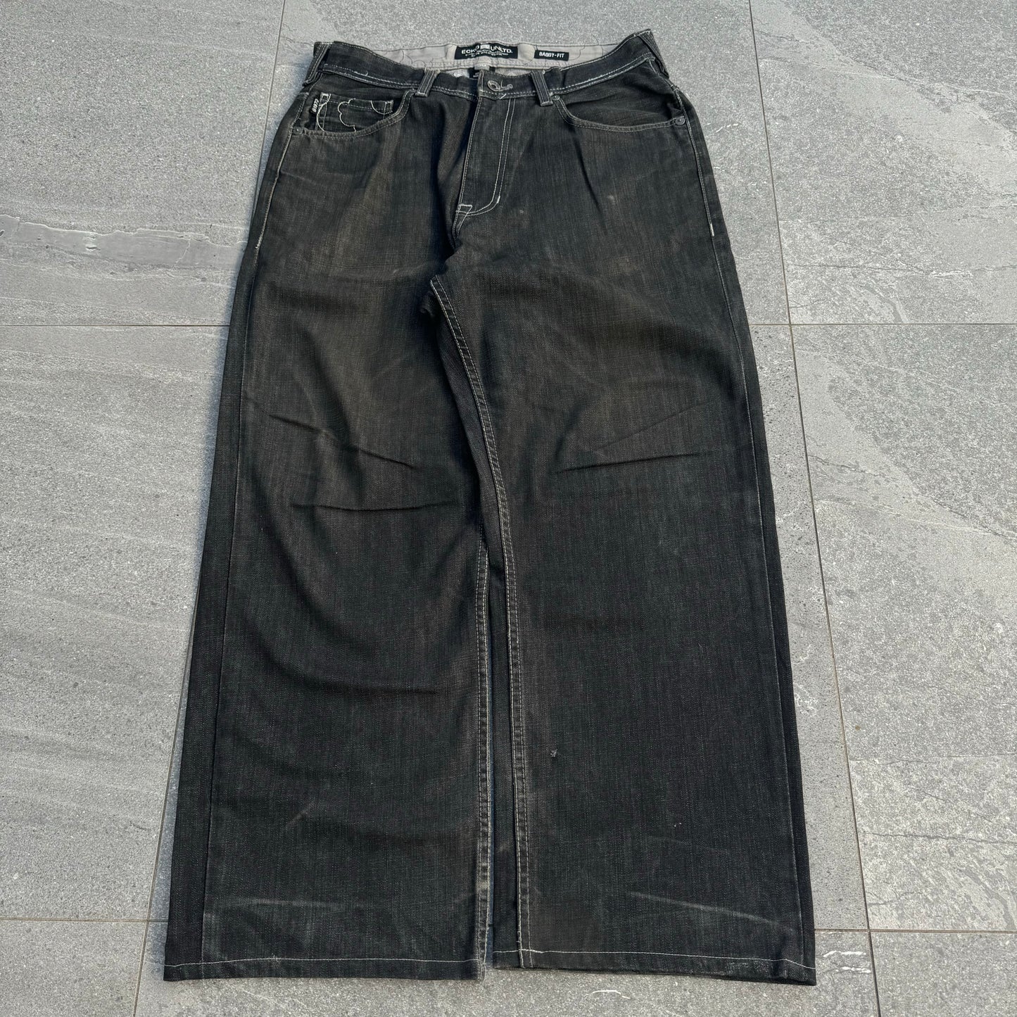 hard ecko embroidered jeans - 36x29”