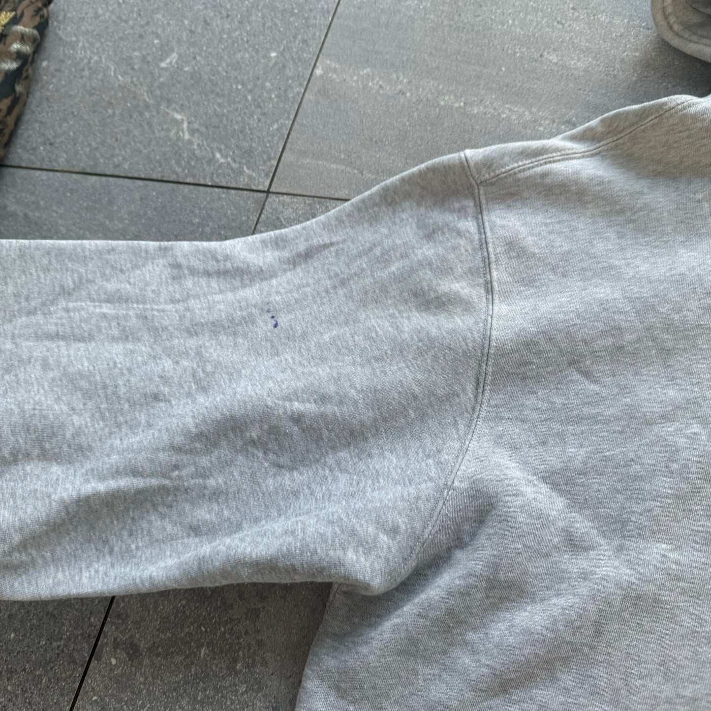 grail grail grail ecko hoodie (LOOK AT THE BACK) - L