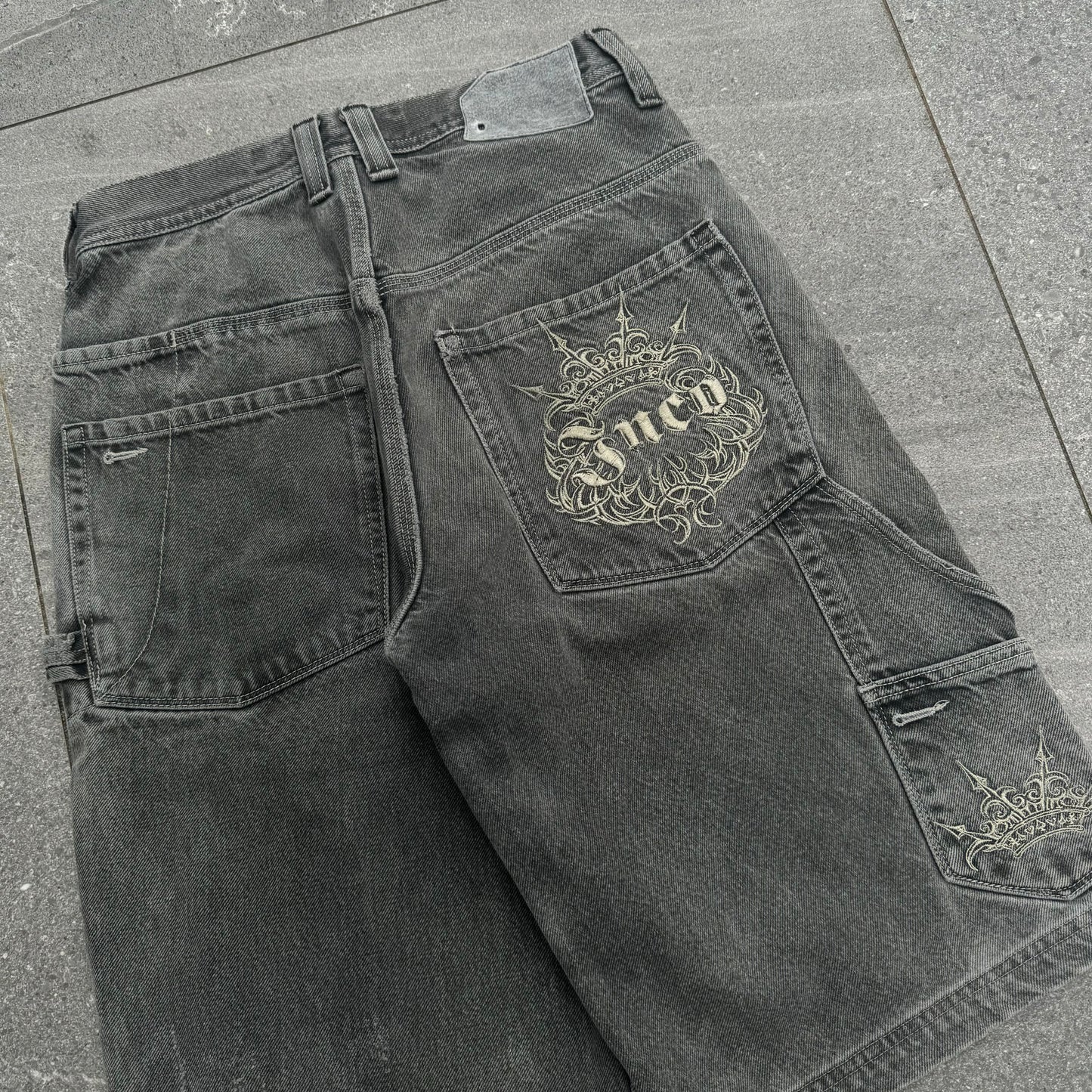 JNCO tribal barb jorts - 30”