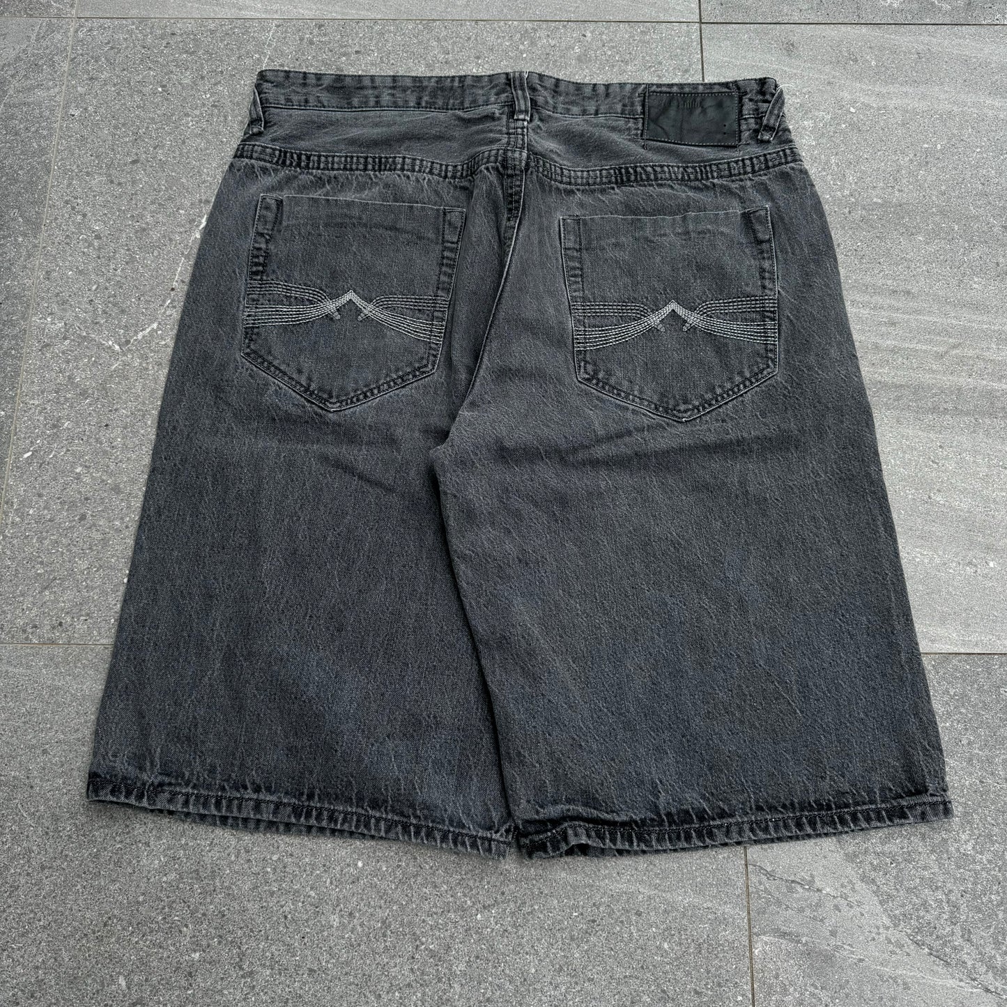 cleanest ecko jorts - 38”