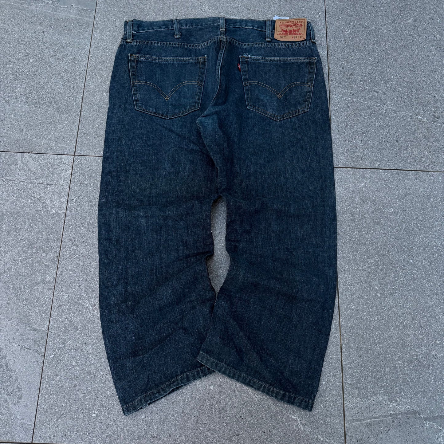 calm 527 levi’s - 38x26”