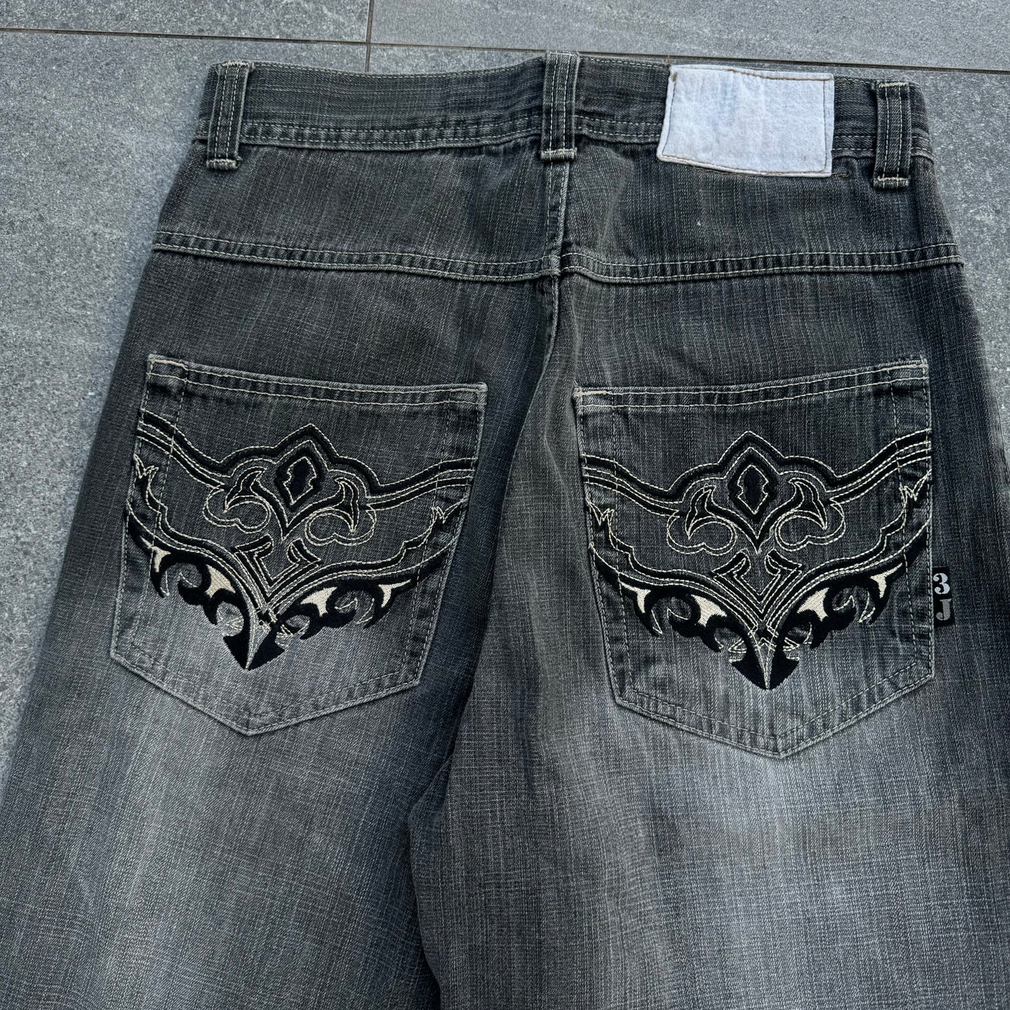 beaut 3jorts - 30x14”