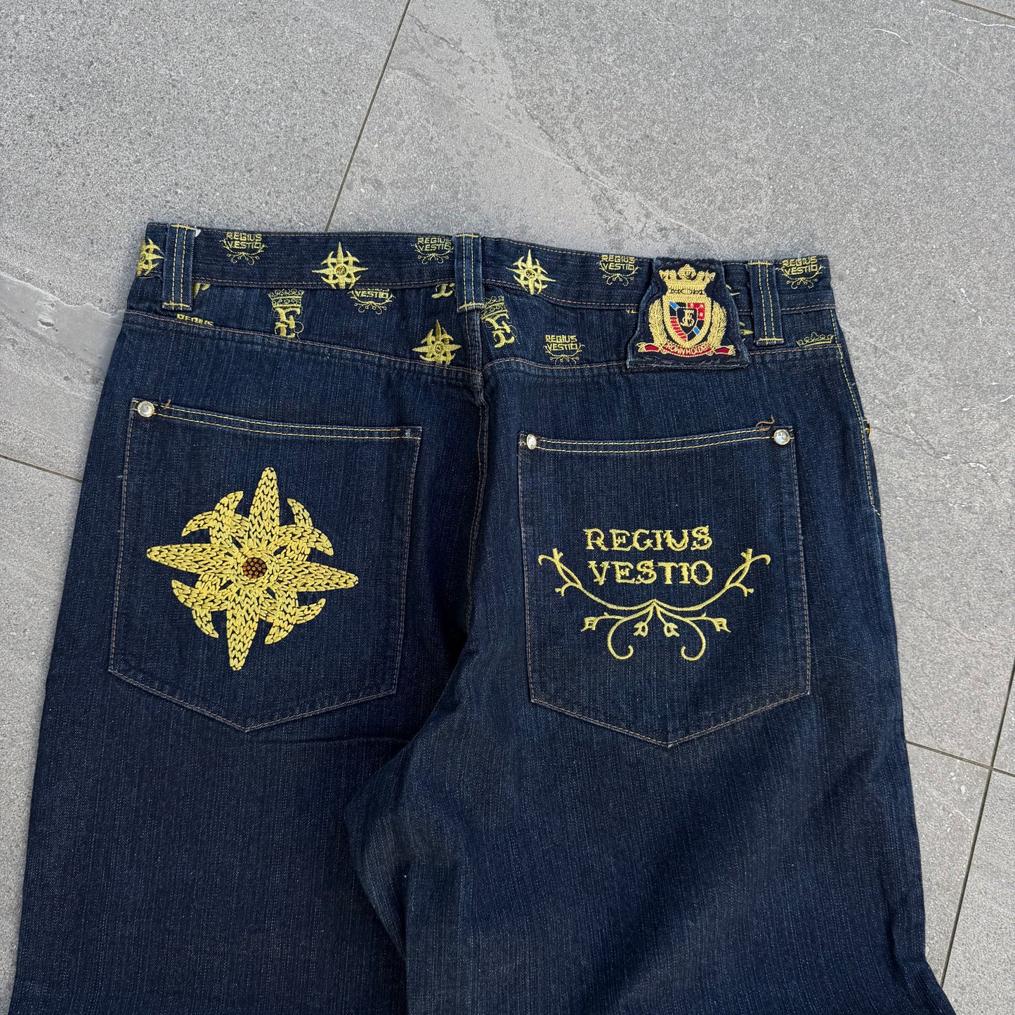 crown holder embroidered jeans - 42x32”