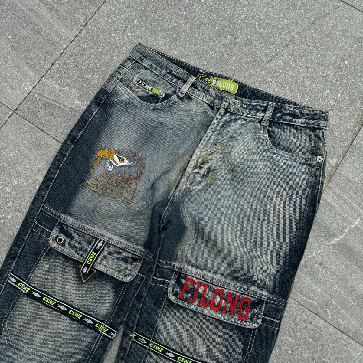 whoever made these definitely made them on a lot of acid (cool wash) - 32x31”