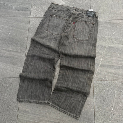 levi’s 569 loose straight - 37x30”