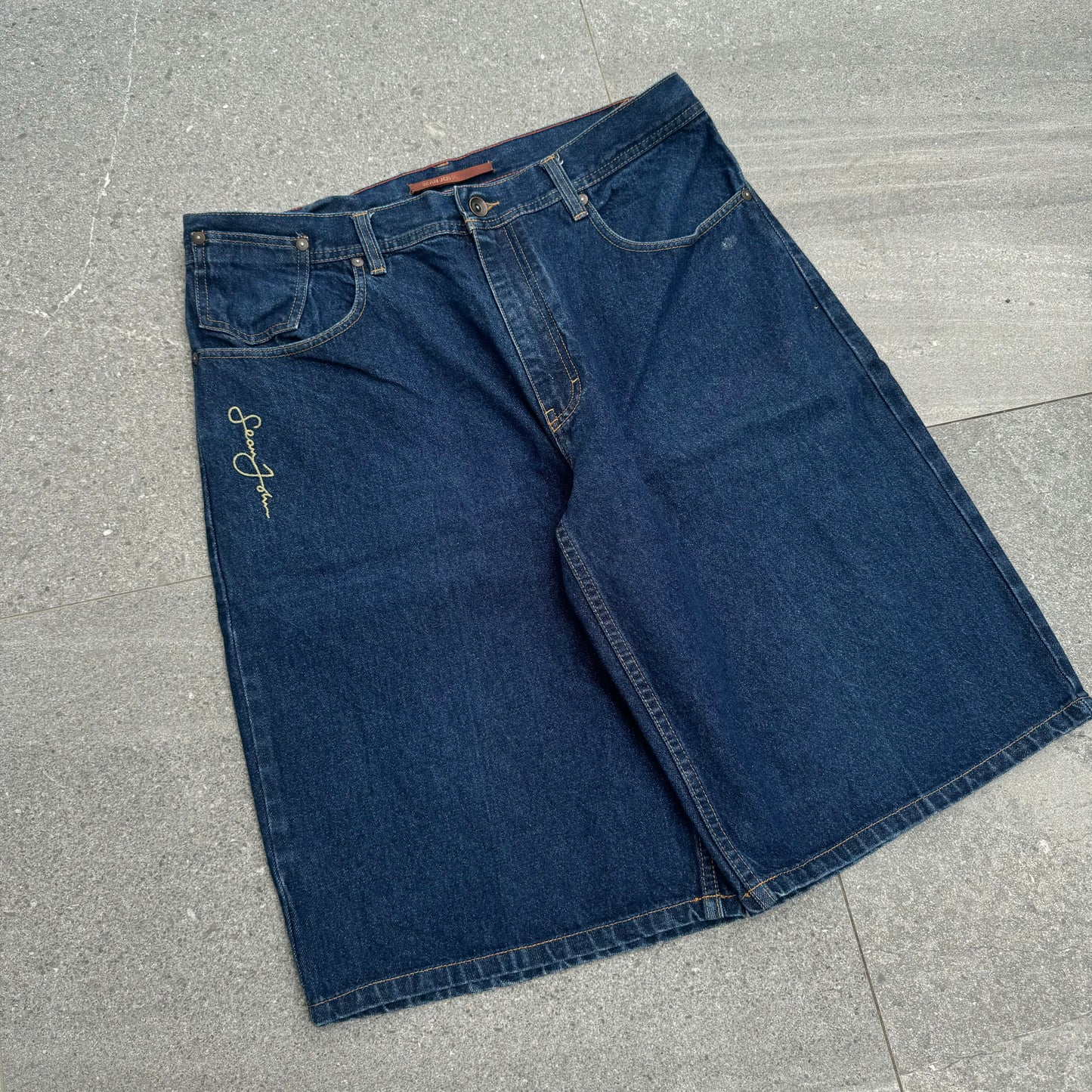 THE FITTT IS SO GOOD sean john jorts - 36x14”