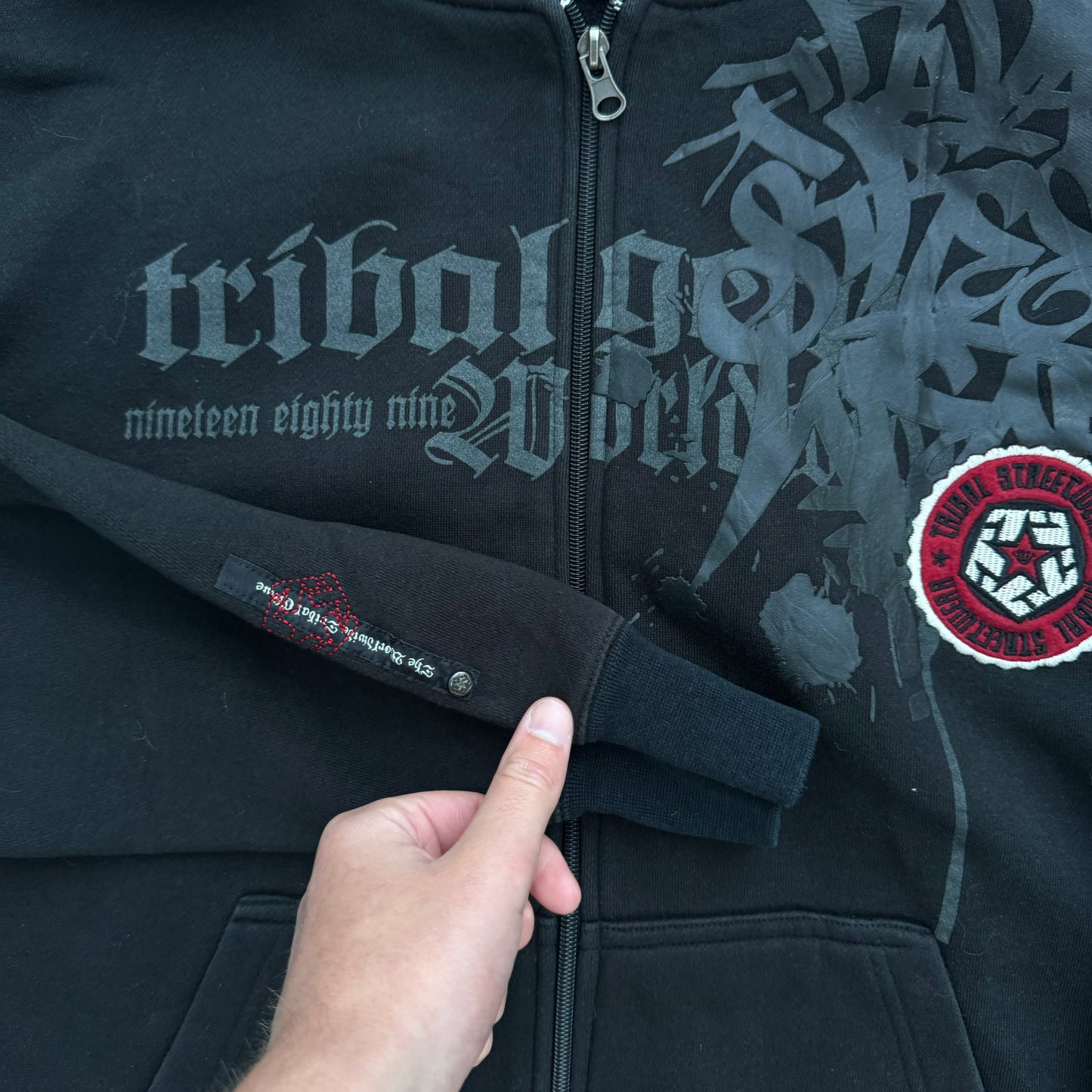 unreal tribal graffiti zip - M
