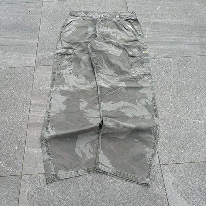 wrangler camos - 34x32”