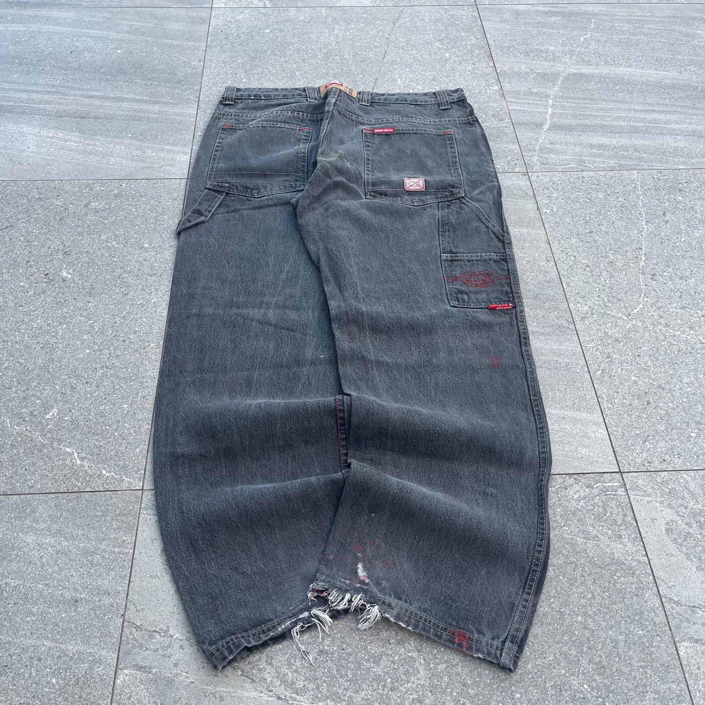 ecko carpenters - 38x30”