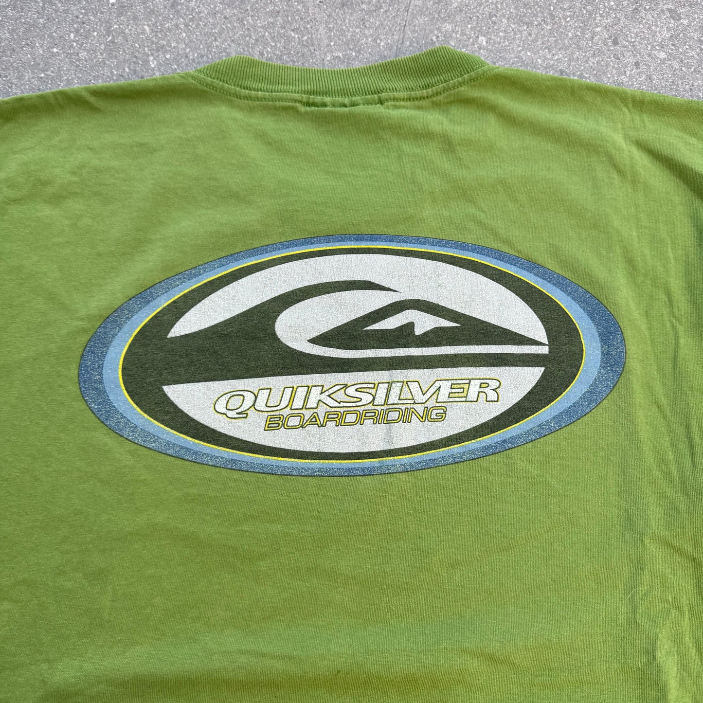 absolutely gorgeous 90s quiksilver tee - XL