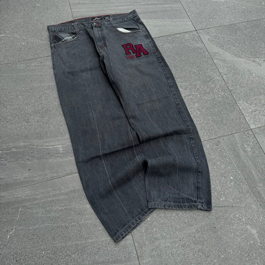 red ape plaid pockets - 36x32”