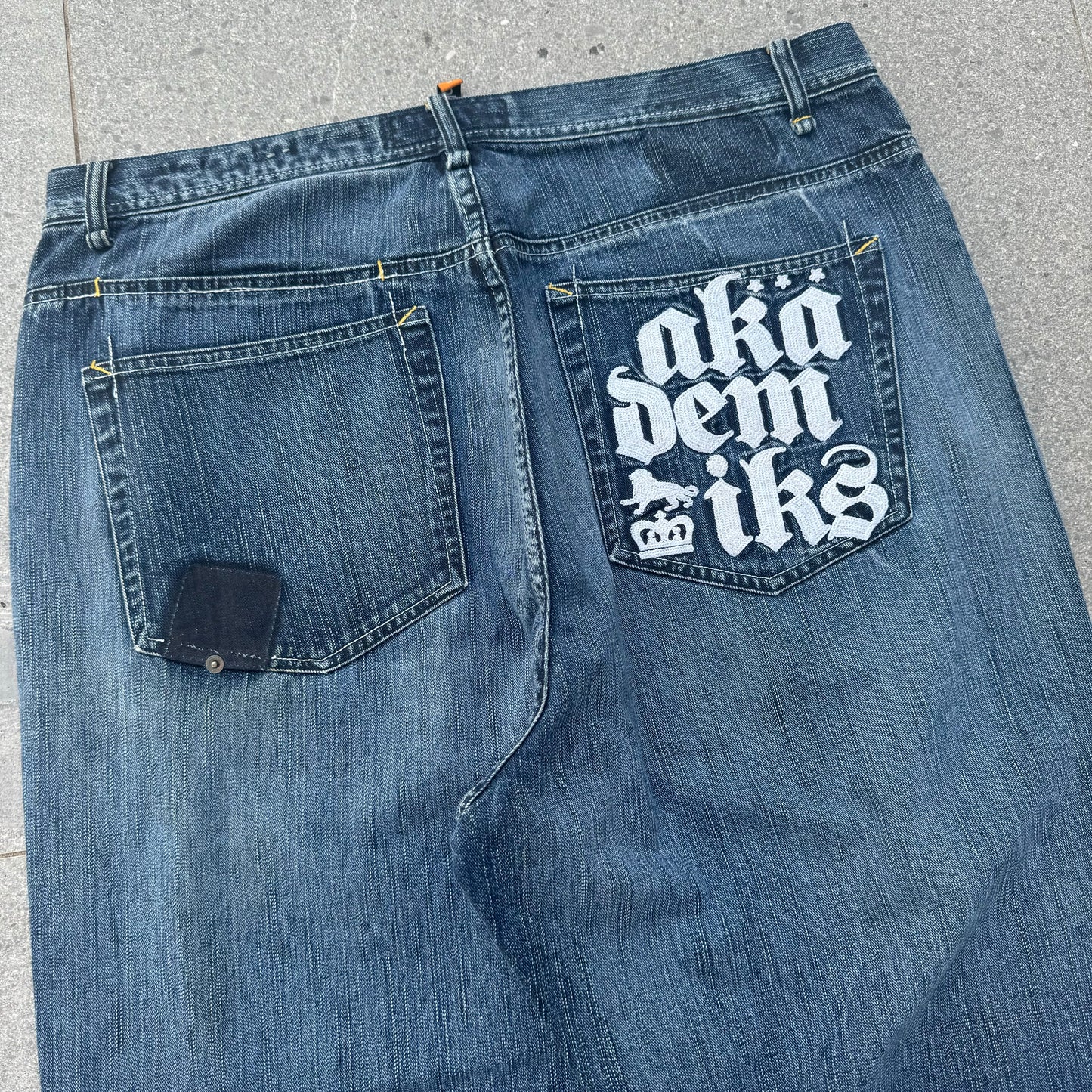 peak akademiks jeans - 38x29”