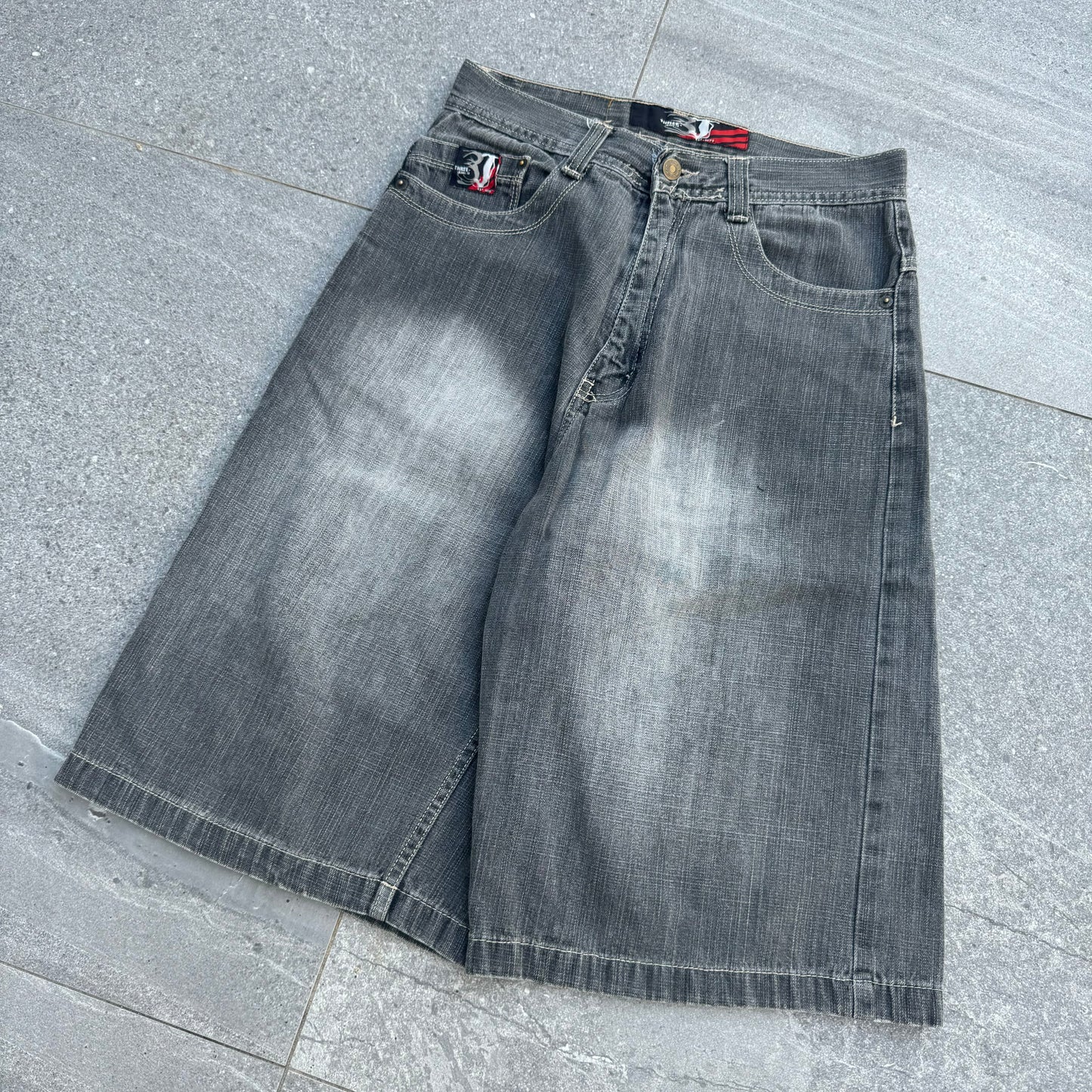 beaut 3jorts - 30x14”